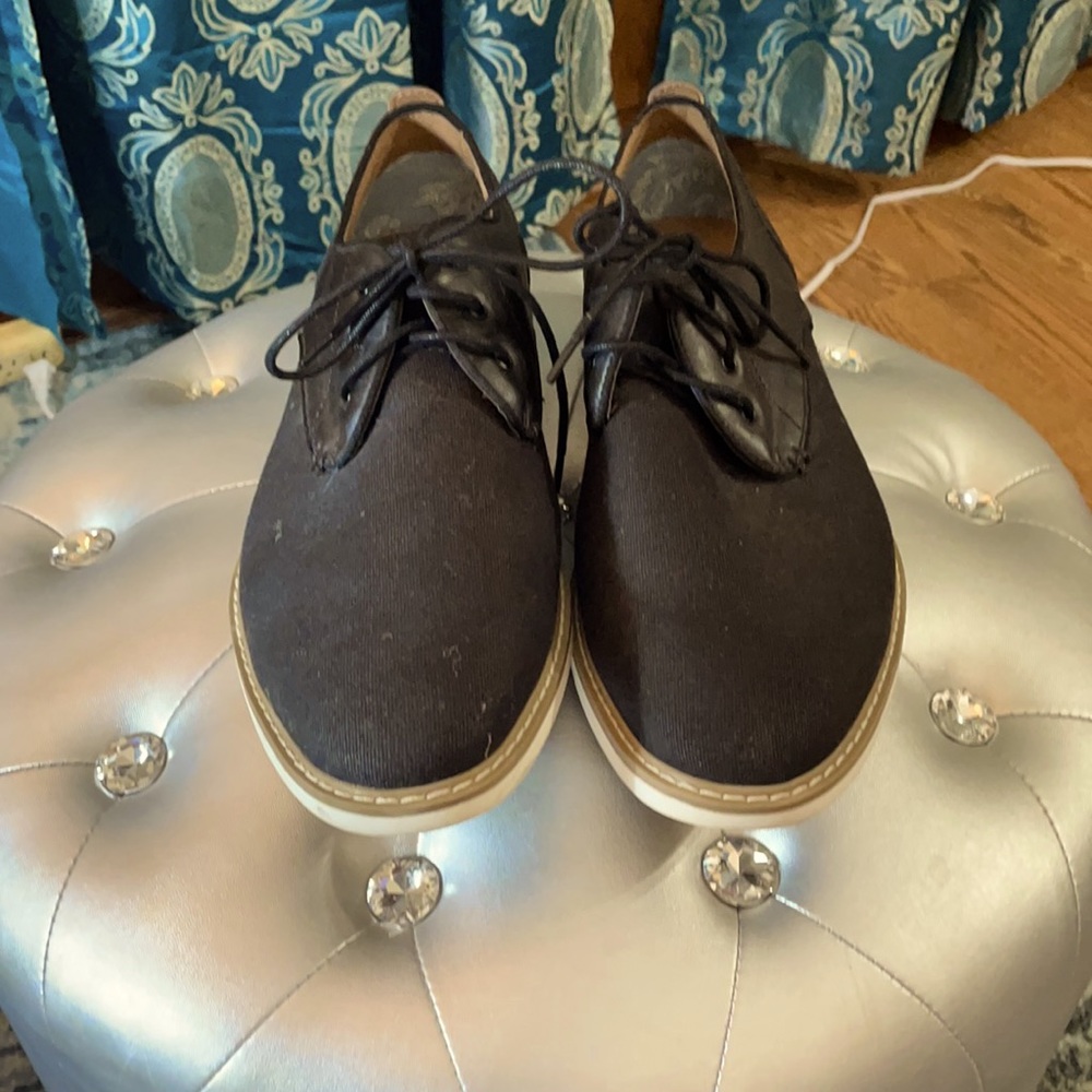 Men’s Black lace up oxfords size 9.5